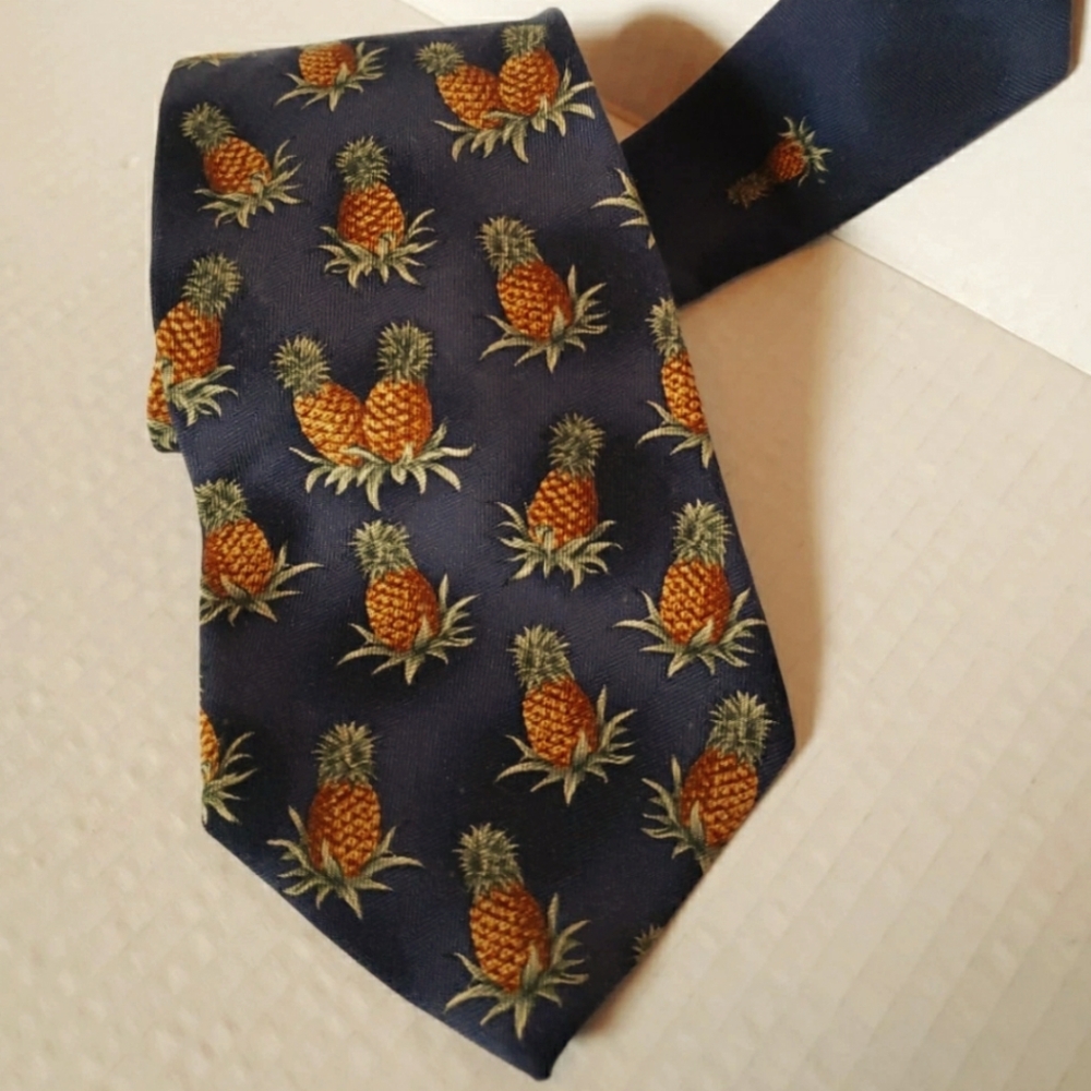 Tommy Bahama Men's Silk Tie Pineapple Navy Blue Yellow Green 57.5" 100% Silk